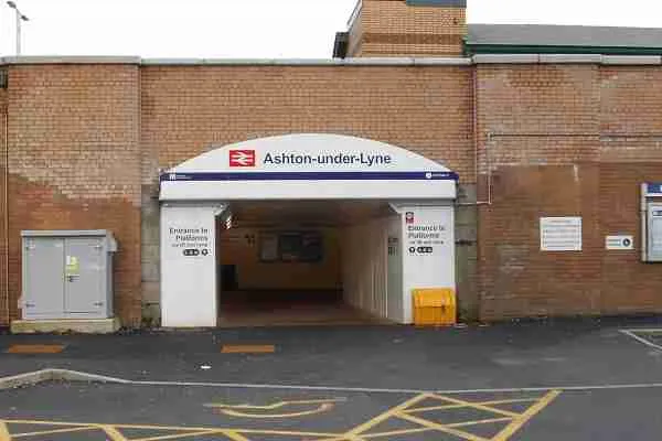 emergency electrician ashton-under-lyne station entrance
